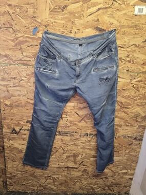 Slim Straight Distressed Men's Jeans in Faded Blue